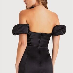 Lulu's Black Off-Shoulder Bodycon Dress
Used once